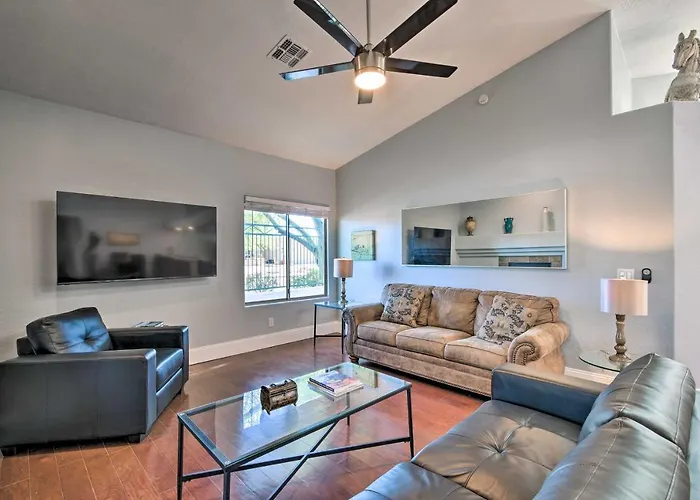 Holiday home Private Patio + Pool Access: Quiet In *