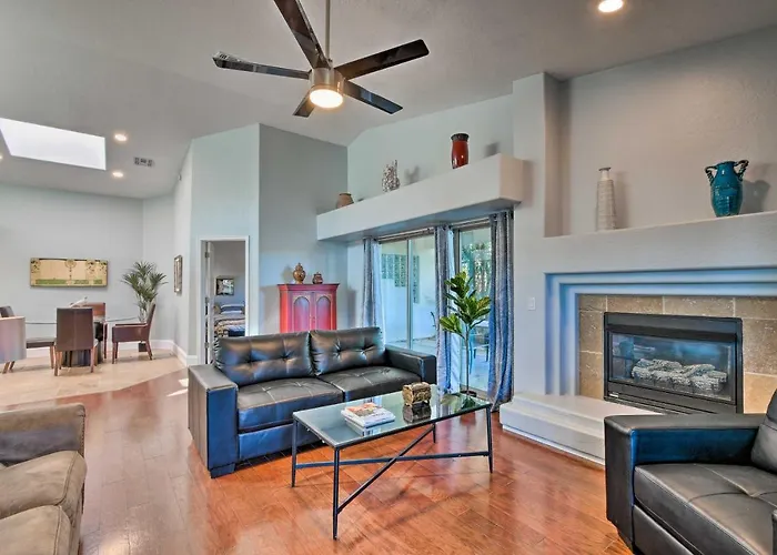 Private Patio + Pool Access: Quiet In Holiday home *