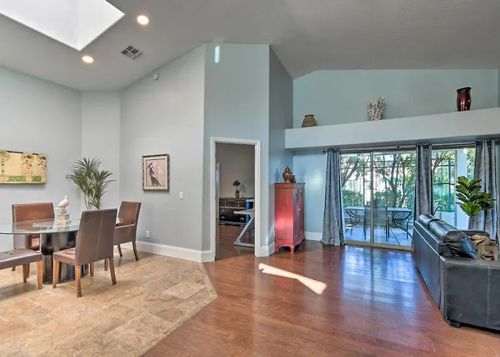 Holiday home Private Patio + Pool Access: Quiet In