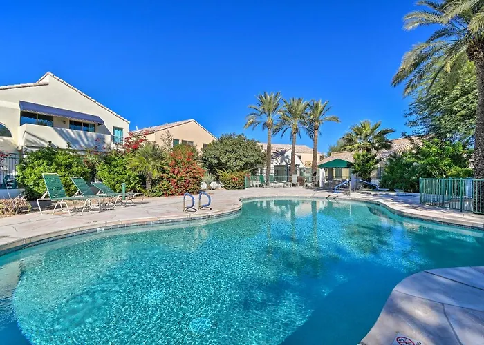Holiday home Private Patio + Pool Access: Quiet In *