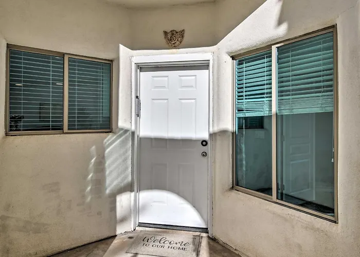 Private Patio + Pool Access: Quiet In Holiday home Tempe
